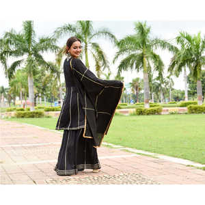 Conjunto de traje de crepé de rayón negro a cuadros con bordado Gotta de STYLE DE MAISON, con dupatta de Gotta pesado, diseño de diseñador, para bodas, fiestas, festividades, ropa étnica para mujer. - Product Image 3