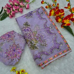 Sari de seda tabby premium con hermoso diseño estampado, bordado con lentejuelas, y trabajo artesanal completo con espejos reales para mujer. - Product Image 5