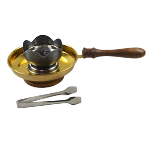 Quemador de incienso de acero metálico con mango de madera, acabado dorado, para fragancia del hogar y Bakhoor, con pinzas de acero y base de madera. - Product Image 3