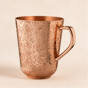 Mug Moscow Mule en cuivre pur avec motifs floraux complexes, finition antique, vaisselle de luxe pour cadeaux et bien-être ayurvédique - Product Image 5