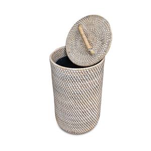 Poubelle cylindrique en rotin blanchi avec couvercle en aluminium, résistante à l'eau et écologique pour une utilisation intérieure/extérieure - Product Image 1
