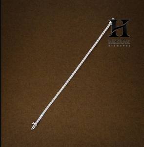 Pulsera de tenis clásica con diamantes cultivados en laboratorio de corte brillante redondo, oro blanco de 14K y plata de ley S925 - Product Image 4