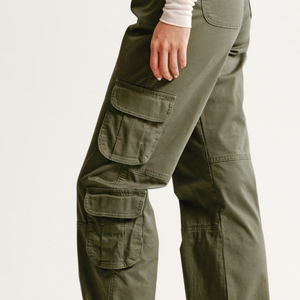 Pantalon cargo taille haute pour femme, vert uni, en toile, coupe ample, longueur intégrale, avec poches, style utilitaire, tissu respirant - Product Image 3