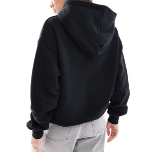 Sudadera con capucha para mujer, negra, de algodón, tejida, de manga larga, con bolsillos, estampado de logotipo frontal, informal, para otoño, a precios bajos. - Product Image 5