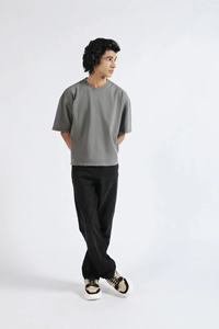 เสื้อยืดคอตตอน 100% หนานุ่ม พิมพ์ลายสกรีน สไตล์สตรีทแวร์ ทรงบ็อกซี่ สำหรับผู้ชาย รับผลิตตามแบบ OEM พร้อมบริการสกรีนโลโก้ตามสั่ง - Product Image 5