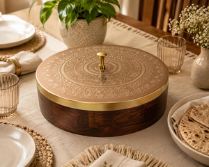 Caja de especias artesanal de madera con tapa de latón grabada, organizador de especias hermético de cocina con 7 compartimentos. - Product Image 1