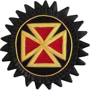 Badge Rosette Croix de la Grande Commanderie des Chevaliers Templiers – Broderie à la main en fil d'or sur velours rouge et tissu de blazer noir - Product Image 6
