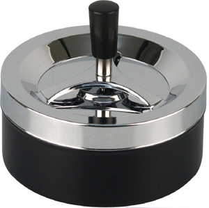 Cendrier classique noir mat avec couvercle pivotant argenté pour dissimuler les cendres, disponible à prix de gros. - Product Image 1