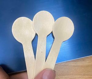 Cuillère en bois naturel - Couverts jetables biodégradables pour la restauration et les plats à emporter - Product Image 3