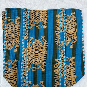 Cotton Tote Bag Handmade Eco Friendly Reusable Shopping Bag Quilted Carry Bag For Daily Use And Travel At Factory Price - Product Image 1