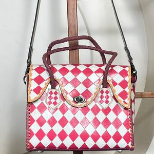 Sac fourre-tout en cuir fait main, rose et blanc à carreaux, élégant sac à main pour femme, sac bandoulière, sac de voyage, sac de travail - Product Image 4