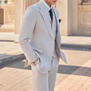 Conjunto de Traje de Tres Piezas: Blazer, Chaleco y Pantalón para Bodas de Primavera, Hecho en Vietnam - Product Image 4