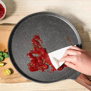 Tawa antiadherente con revestimiento de granito premium para cocinar sin aceite, con un diseño elegante y un cuerpo resistente. - Product Image 5
