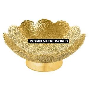 Vente en gros : Support de bol sur piétement en métal argenté antique, Uruli vintage en aluminium, support d'urne, pot de fleurs, centre de table pour mariage, maison, hôtel - Product Image 2