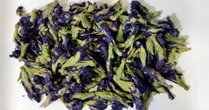 Poudre de fleur de pois papillon mélangée à des fleurs de pois papillon séchées, ingrédient pour boisson d'Asie du Sud-Est, approvisionnement en vrac, Vietnam - Product Image 1