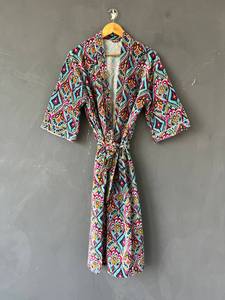 Bata Kimono Hecha a Mano con Cuello en V de Algodón Teñido, Bata Larga Boho de Algodón para Mujer, Bata Maxi Colorida con Estampado Tie Dye - Product Image 4