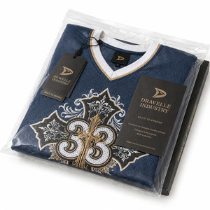 เสื้อกีฬาตาข่ายสไตล์เรโทรแบบกำหนดเองสำหรับผู้ชาย เสื้อสตรีทแวร์ทรงโอเวอร์ไซส์ Y2K พร้อมลายปักกางเขนแบบบาโรก - Product Image 5