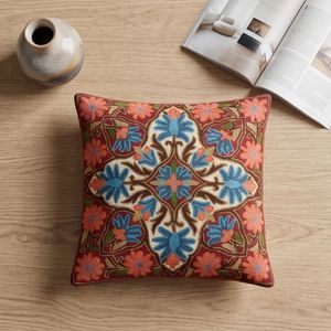 Funda de Cojín Cuadrada Bordada con Diseño Floral en Color Granate, Azul y Naranja, Estilo Bohemio para Decoración del Hogar - Product Image 6