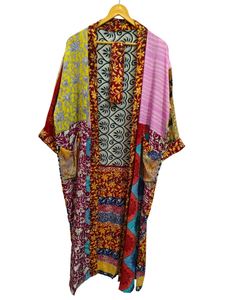Robe kimono de luxe en soie patchwork, cache-maillot de bain, tenue de nuit, longue robe, kimono indien vintage fait main en soie de sari recyclée - Product Image 5