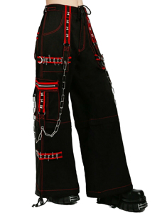 Pantalon cargo gothique punk unisexe personnalisé, noir et rouge, avec surpiqûres contrastées, sangles cloutées, chaînes, épingles de sécurité, taille élastique, 100% coton - Product Image 2