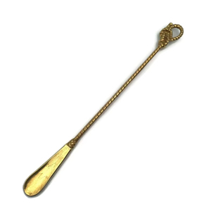 Elegante Calzador de Latón con Gancho para Colgar, Opción de Almacenamiento Fácil para Armario, Entrada o Área de Vestidor - Product Image 1