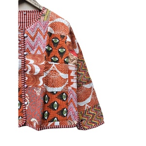 Veste matelassée pour femmes de style bohème vintage en coton fait à la main, patchwork, bouton à rayures, détail rivet floral, coupe confortable pour l'hiver - Product Image 3