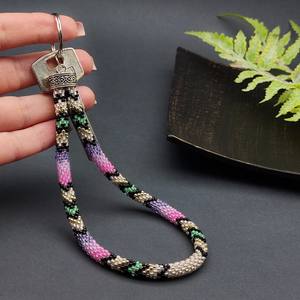 Chaîne de poignet artisanale en perles naturelles avec motifs colorés pour femmes, style tendance au quotidien et pour les amateurs d'artisanat - Product Image 4