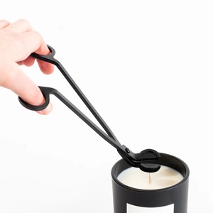 Coupe-mèche professionnel avec lame de coupe de précision en acier inoxydable durable, idéal pour une combustion propre et uniforme des bougies - Product Image 6