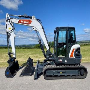 Bobcat E88 en venta, ideal para proyectos de excavación, nivelación y elevación de cargas pesadas, con pocas horas de operación. - Product Image 5