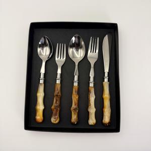 Nuevo Juego de Cubiertos de Acero Inoxidable con Mango de Resina, Diseño Innovador, Juego de Cubiertos para Restaurante - Product Image 2