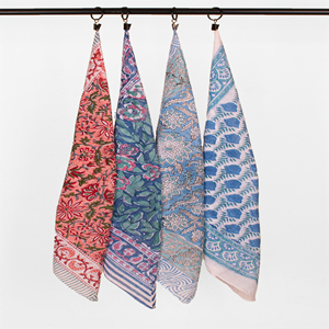 Écharpe bandana carrée en coton doux, imprimé blocs, élégante et tendance, 21x21 pouces, impression personnalisée, utilisable en toutes saisons - Product Image 1