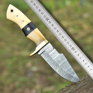 Couteau de chasse artisanal en acier Damas, manche en os et micarta, étui en cuir, couteaux pliants de survie en gros - Product Image 5