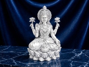 Idole Laxmi en laiton plaqué argent 999, 100% laiton, 2,5x2x3,5cm, 26g, décoration religieuse moderne pour la maison, Diwali, Puja Murti, cadeau - Product Image 1