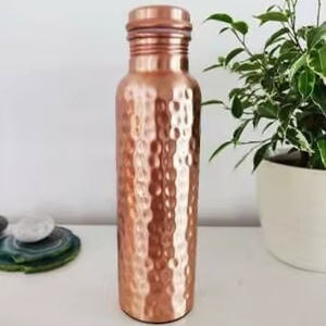 Le client préfère les bouteilles en cuivre pour les commandes en gros, la marque privée, l'exportation et les marchés internationaux à forte demande. - Product Image 1
