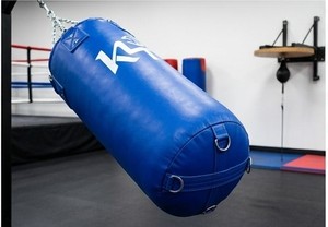 Sac de boxe d'entraînement K4 bleu en PU avec remplissage de sable pour usage en salle de sport adulte - Product Image 3