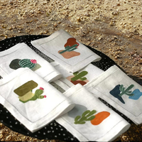 Serviettes de cocktail carrées en lin du désert motif cactus en fleurs, 100% lin naturel, réutilisables, écologiques, design botanique, luxe moderne