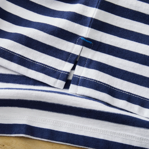 Pull à col rond en molleton respirant à coupe classique avec poche, manches longues, couleur unie - Product Image 5