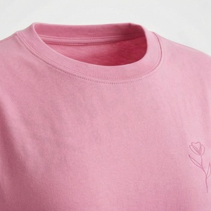 T-shirt décontracté pour femme en mélange de polyester et coton respirant, col rond, manches courtes, imprimé, design troué, couleur personnalisable, été - Product Image 4