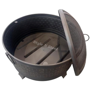 Brasero moderne en fer noir avec touches dorées, peinture résistante à la chaleur, design autoportant, pour brûler du charbon ou du bois en extérieur - Product Image 1