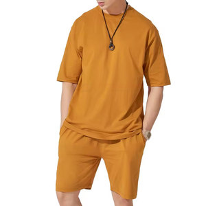 Nuovo Set Estivo da Uomo: T-Shirt e Pantaloncini in 100% Cotone Traspirante, Manica Corta, Tinta Unita, Completo Sportivo in Due Pezzi Prodotto in Pakistan - Product Image 1