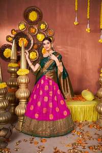 Nuevo y hermoso lehenga de boda de seda litchi Banarasi - Product Image 2