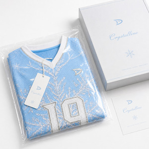 เสื้อกีฬาตาข่ายระบายอากาศพิมพ์ลายโลโก้ตามสั่ง สำหรับผู้ชายไซส์ใหญ่ น้ำหนัก 220 กรัม ผลิตจากโพลีเอสเตอร์ แขนสั้น พิมพ์ซิลค์สกรีน คอวี เป็นมิตรต่อสิ่งแวดล้อม - Product Image 5