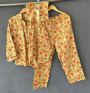 Conjunto de pijama estampado de algodón suave de primera calidad para mujer, ropa de dormir cómoda de dos piezas, ropa de dormir para el hogar - Product Image 1