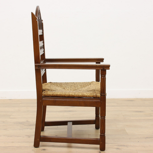 Sillas de Comedor Antiguas Talladas en Madera de Teca Sólida de Alta Calidad con Ratán Tejido para Uso en Interiores - Product Image 3