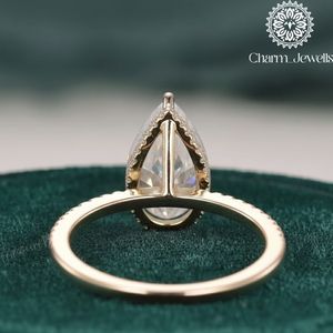 Anillo de Compromiso Charm_Jewells para Mujer con Moissanita Corte Cojín, Engaste de Plata con Puntas, Estilo Clásico, Certificado IGI, 3 GM - Product Image 2
