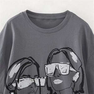 Camisetas de Punto para Mujer con Estampado Personalizado, Fabricante OEM, Tela de Algodón Premium Suave y Cómoda para Marcas de Moda y Pedidos al por Mayor - Product Image 3