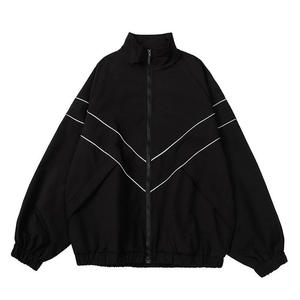 เสื้อแจ็คเก็ตบอมเบอร์แบบมีฮู้ด  ไซส์ใหญ่พิเศษ  คุณภาพสูง ผลิตจากโพลีเอสเตอร์ 100%  สำหรับทุกเพศ  แบบเรียบง่าย  กันลม กันน้ำ  ด้านหน้ามีซิป - Product Image 3