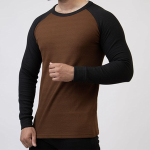 เสื้อยืดคอกลมแขนยาวสีเทาสำหรับผู้ชาย ทรงปกติ สวมใส่สบาย สีพื้น มีกระเป๋าหน้า ผ้าถักเจอร์ซีย์ ผ้าฝ้าย - Product Image 2