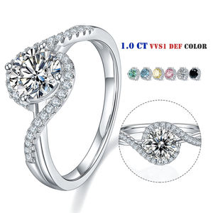 Anillo de Compromiso Clásico para Mujer con Diamante de 1.0 CT, Color DEF, Claridad VVS1, Plata 925 con Baño de Rodio, Engaste de Garras, Piedra Redonda - Product Image 1