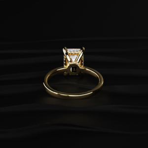 Anillo moderno con diamante de corte esmeralda cultivado en laboratorio, con diseño solitario y diamante cultivado en laboratorio, disponible en opciones de oro o plata. - Product Image 5